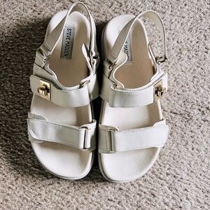 Steve Madden Women's Sandals & Flip Flops Natural Leather Size 8 M